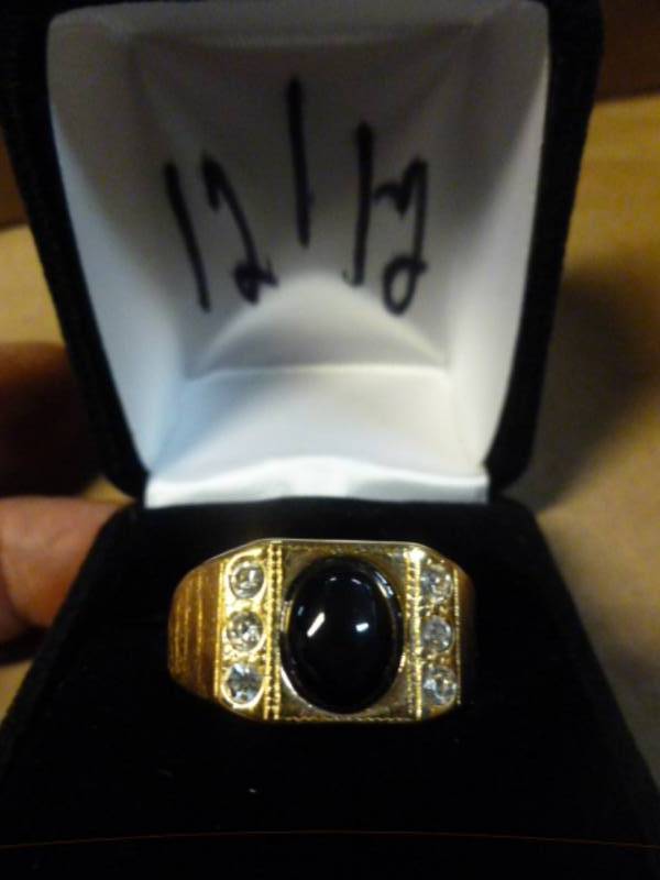 lot 198 image: Mens Ring