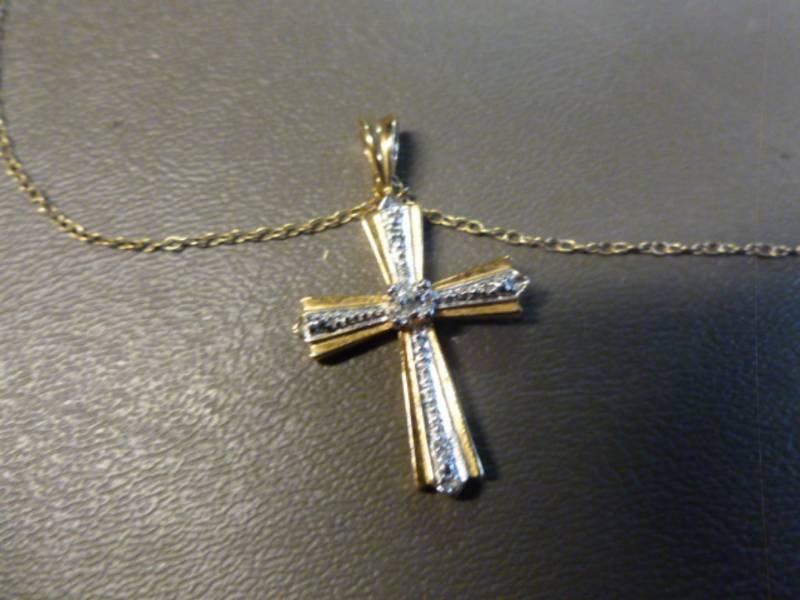 lot 207 image: Jewelry
