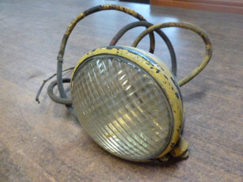 lot 208 image: Vintage Tractor Light