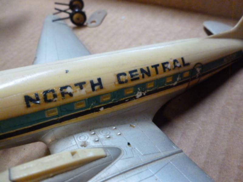 lot 210 image: Model Airplanes