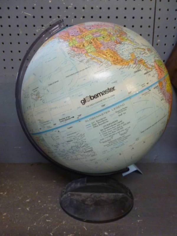 lot 227 image: World Globe