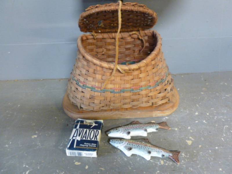 lot 247 image: Lamp
