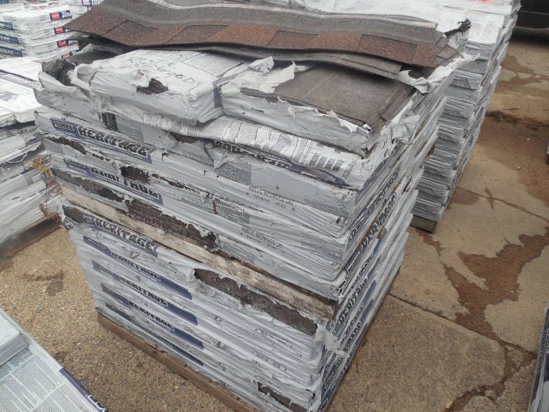 lot 28 image: (51) TAMKO  HERITAGE 30 YEAR SHINGLE BUNDLES IN  RUSTIC REDWOOD 