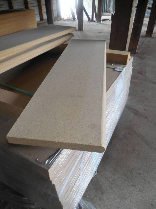 lot 103 image: (15) STAIR TREAD UB BLEND PLUS