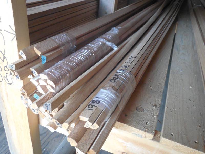lot 247 image: 636 LINEAR FEET OF OAK BASE SHOE TRIM