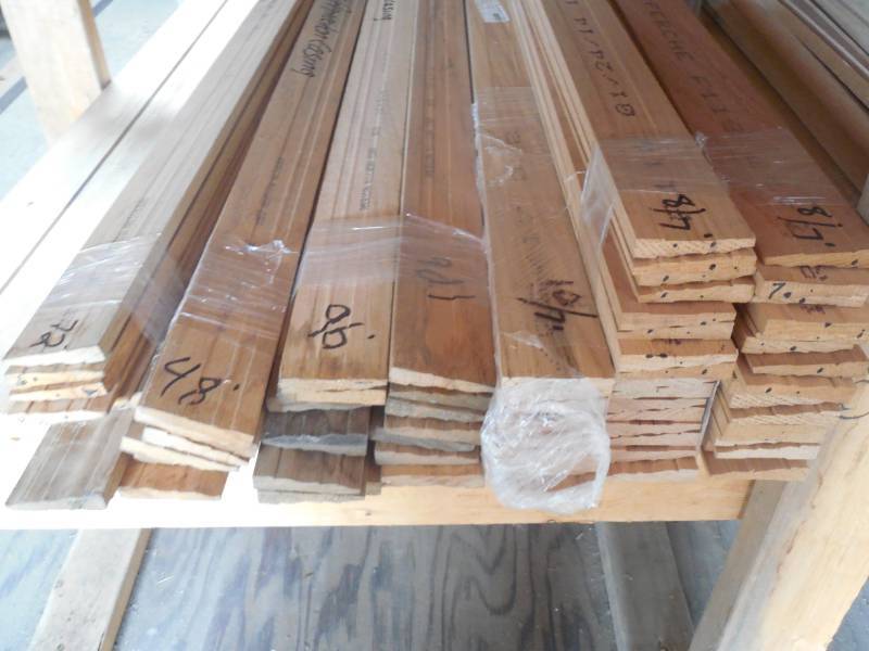 lot 246 image: 531 LINEAR FEET OF OAK PRINCETON CASING TRIM