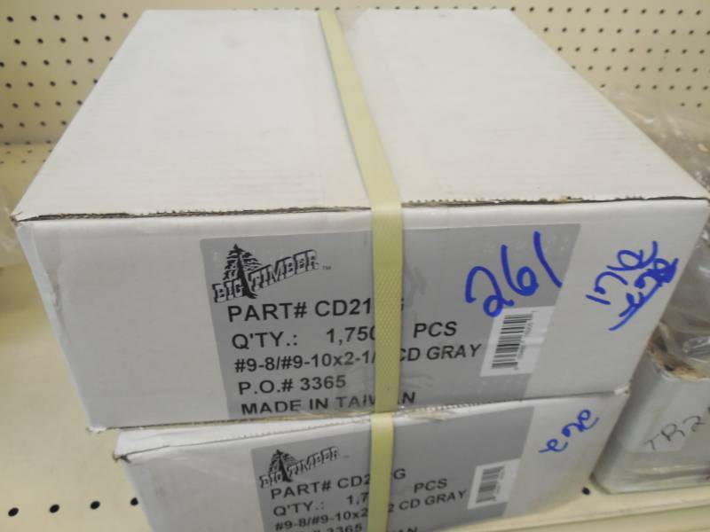 lot 261 image: BIG TIMBER SCREWS 2 12  - GRAY  -NEW FULL BOX