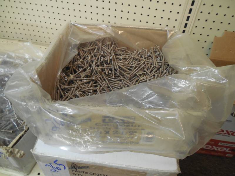 lot 264 image: BIG TIMBER SCREWS COMPOSITE DECK 2 12  - TAN  - 12 BOX