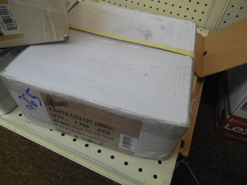 lot 265 image: BIG TIMBER SCREWS  2 12  - TAN  - NEW FULL BOX