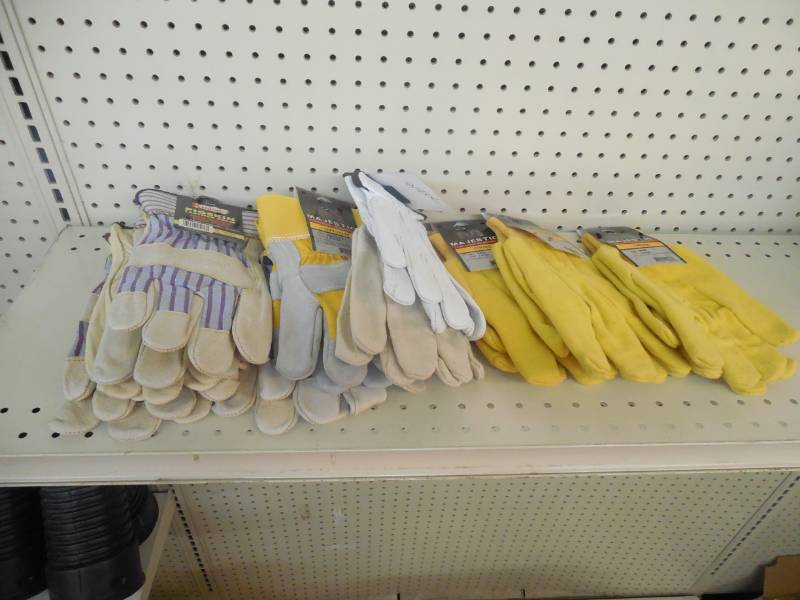 lot 297 image: (10) PAIRS OF NEW GLOVES - GOOD ASSORTMENT - ALL SIZE - LARGE