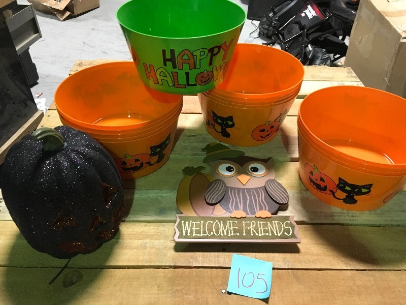 lot 105 image: Set of 15 Halloween candy pails and decorations