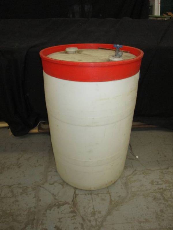 lot 184 image: Water Tank