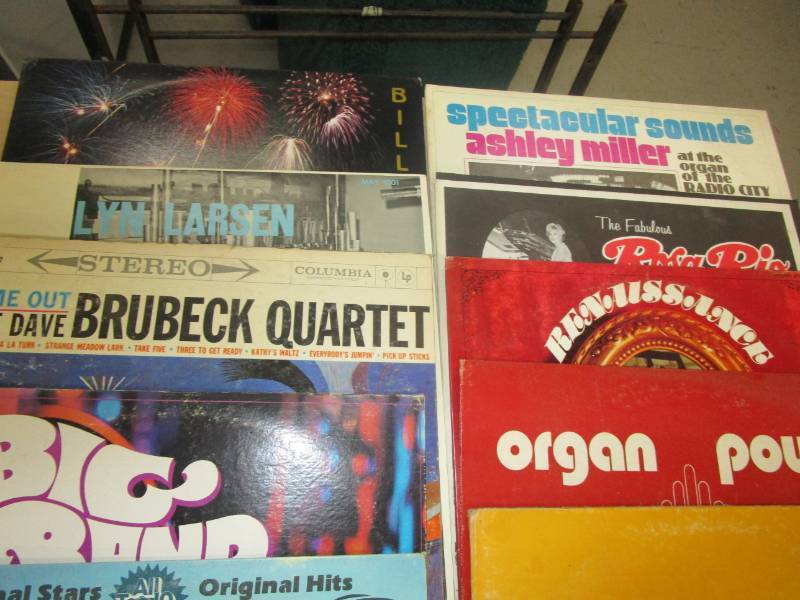 lot 4 image: Various records