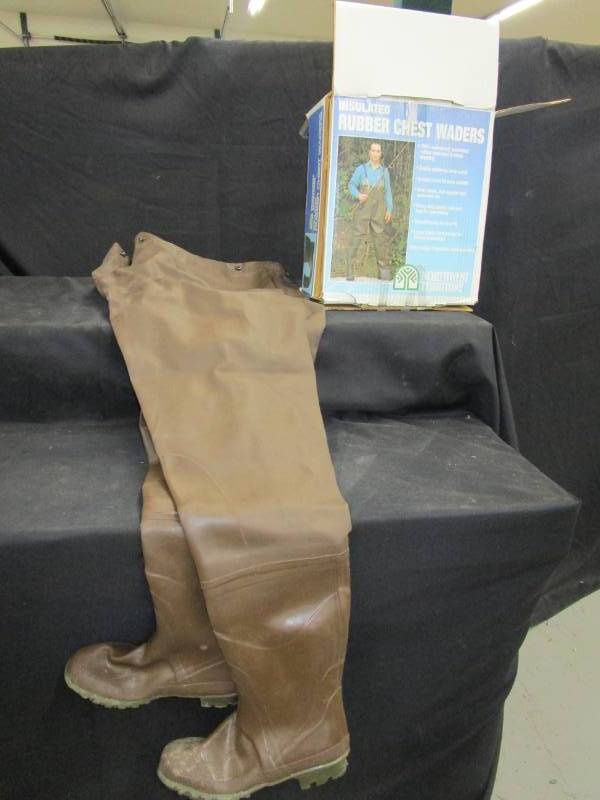 lot 11 image: Size 8 Waders
