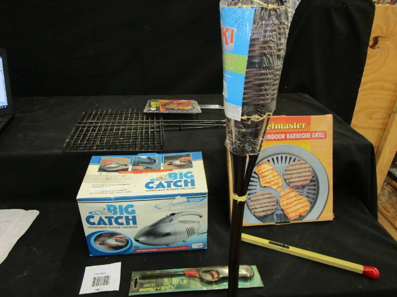 lot 34 image: Barbeque set torch, lighjters and vac