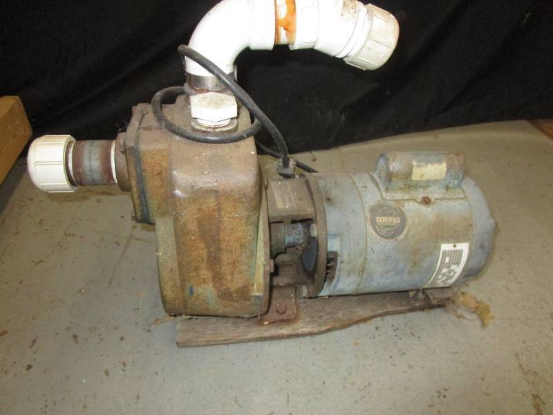 lot 53 image: Water Pumpo see pictures