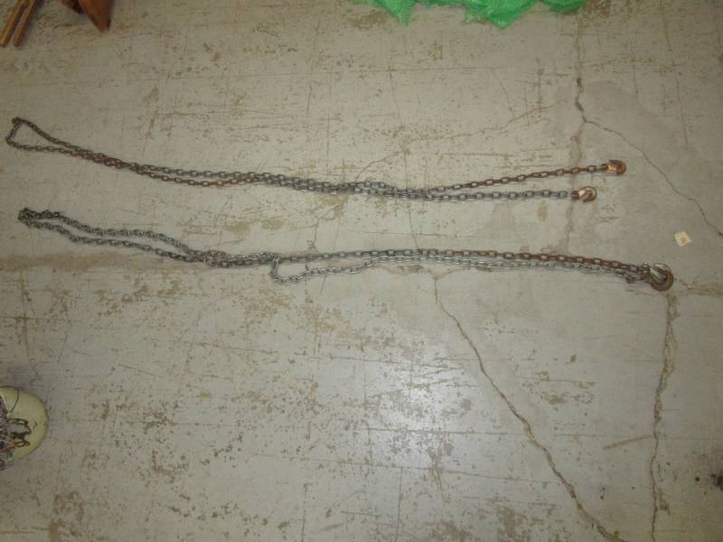 lot 58 image: 2 Log Chains each aprox. 13.5