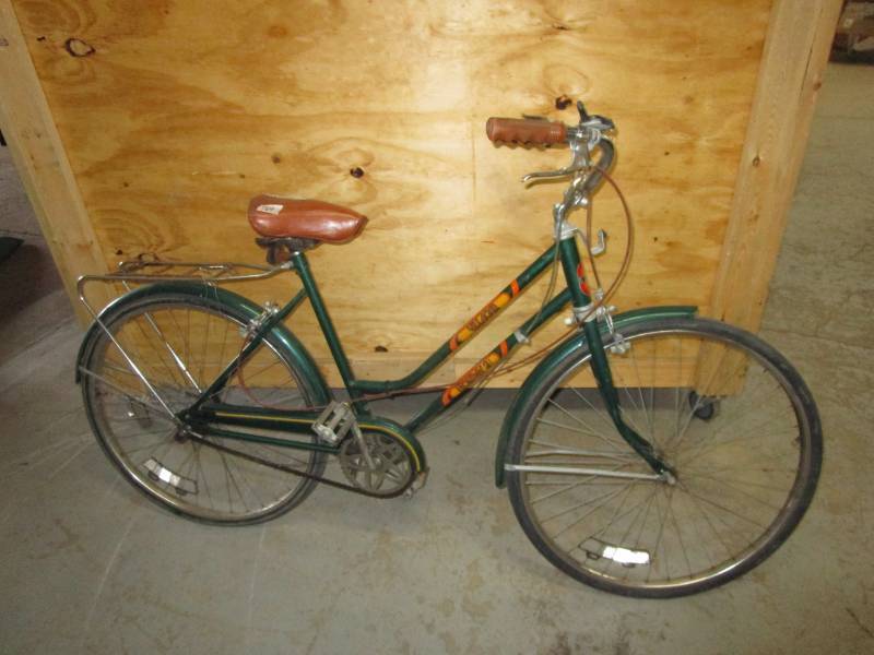 lot 67 image: Villager Holiday 3 Speed Bike