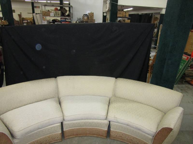 lot 89 image: Ivory Curved 3 Sectional Couch, 10 feet Wide, 29  In. Tall