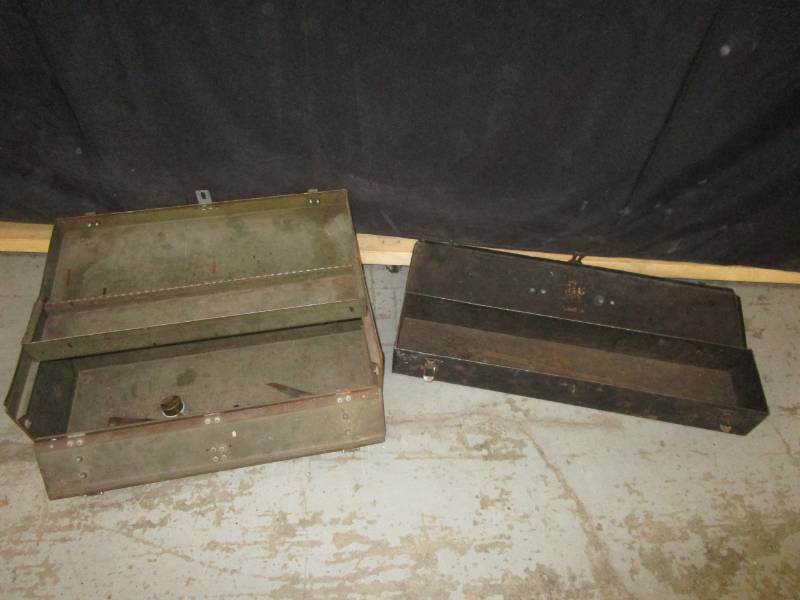 lot 99 image: Tool Boxs Vintage