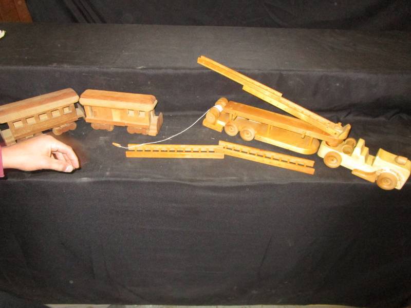 lot 113 image: Handmade Firetruck, 2 Train Cars with extensions and accesories