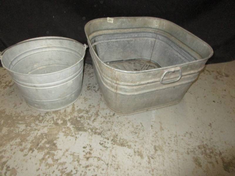 lot 121 image: Washtubs (2)