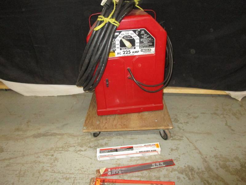 lot 122 image: Lincoln Electric AC 225 Amp