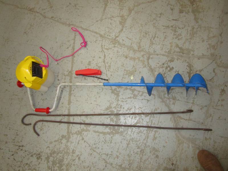 lot 128 image: Ice Auger, Minow Bucket, Planter Hangers