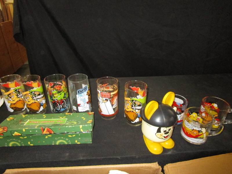 lot 130 image: Muppets, Starwars, Jedi, Garfield Collector Cups, Mickey Mouse