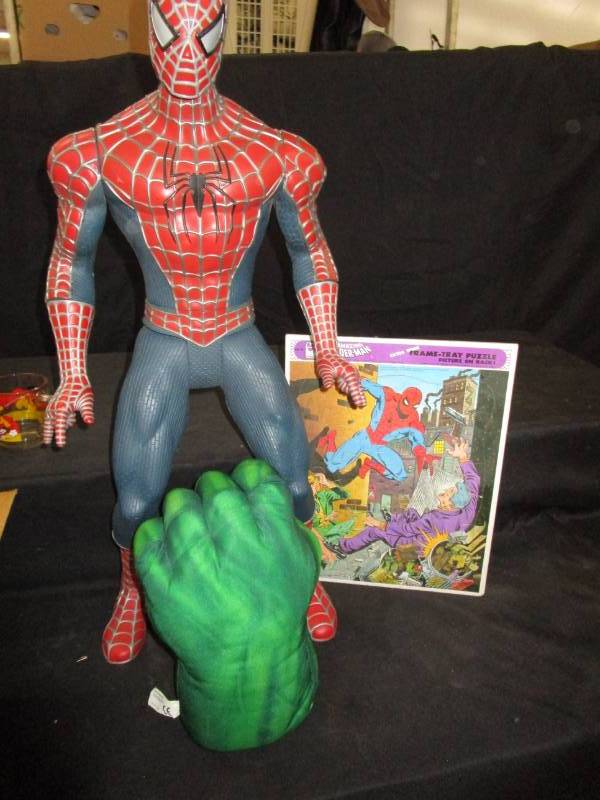 lot 131 image: Spiderman Figure, Hulk Hand
