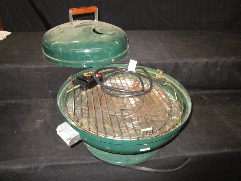 lot 140 image: Meco Grill