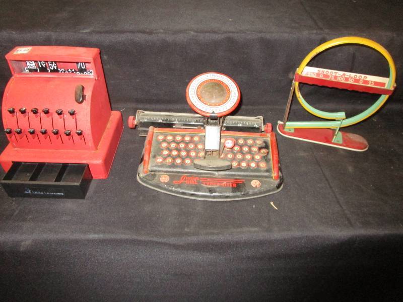 lot 142 image: Old Dial Writer, Antique Toys
