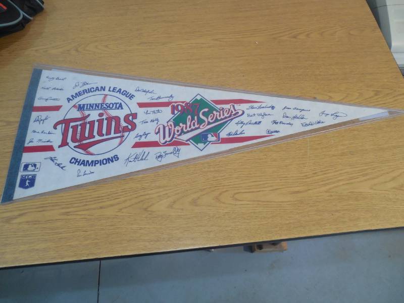 lot 17 image: 1987 MN Twins World Series Champions Pennant