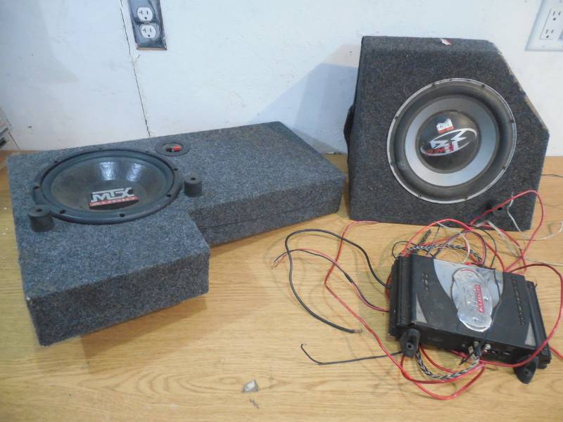 lot 29 image: MTX SPEAKER SYSTEM W WOOFER AND AMP