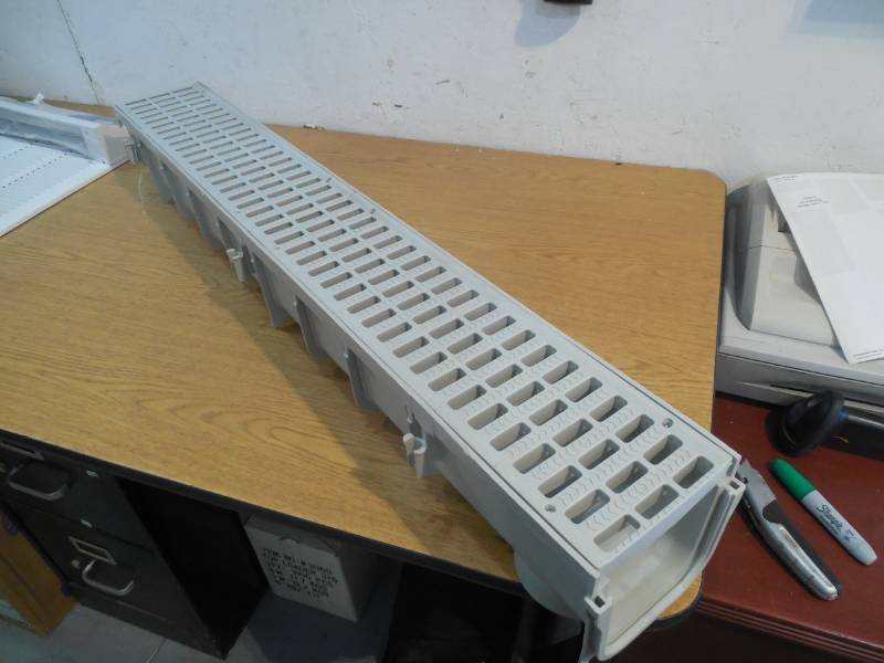 lot 141 image: Pro Series 5 in. x 40 in. Channel and Grate Kit with End Outlet