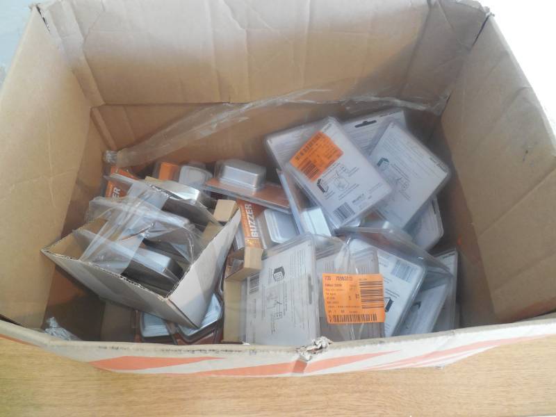 lot 79 image: (38) Heath Zenith Wired Door Chime Buzzer LOT
