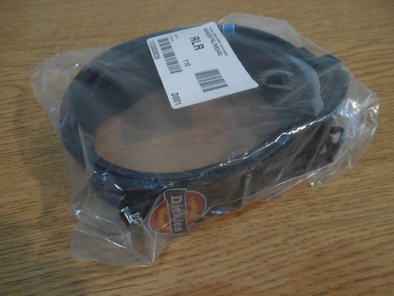 lot 13 image: Dickies Mens Reversible Leather Belt