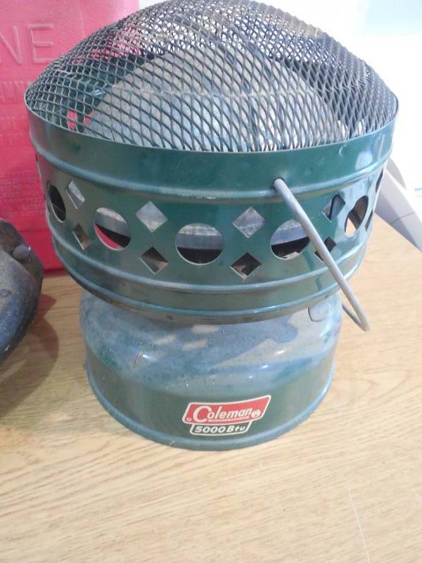lot 77 image: BOAT ANCHOR - COLEMAN HEATER - GAS CAN LOT