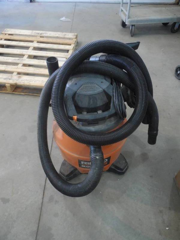 lot 83 image: RIDGID 16 Gal. 6.5-Peak HP Wet Dry Vac with Detachable Blower