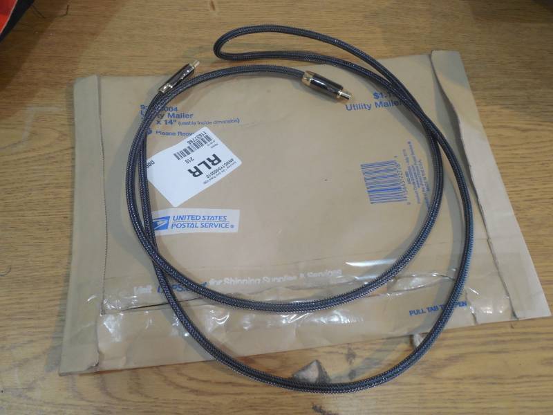 lot 88 image: GuruGear 4K 6-Ft. Gold-Plated HDMI Cable