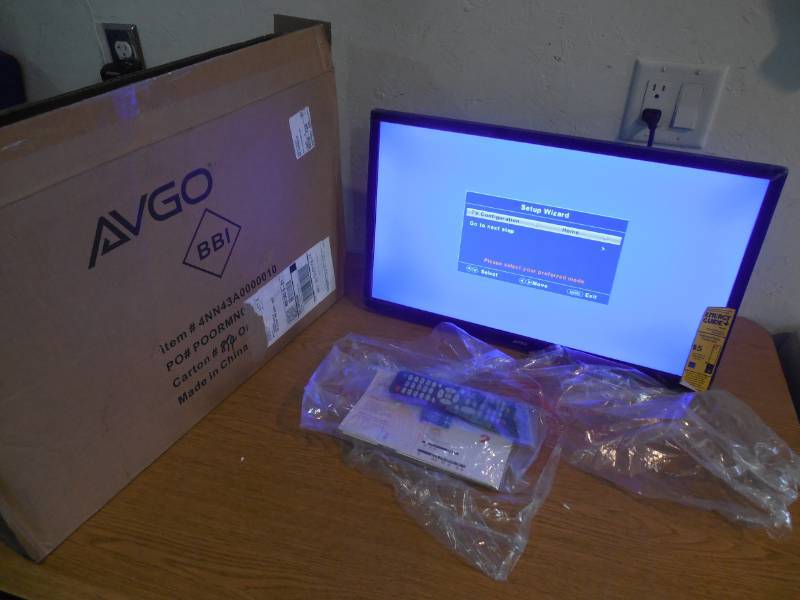 lot 99 image: AVGO 24 720p LED TVDVD Combo