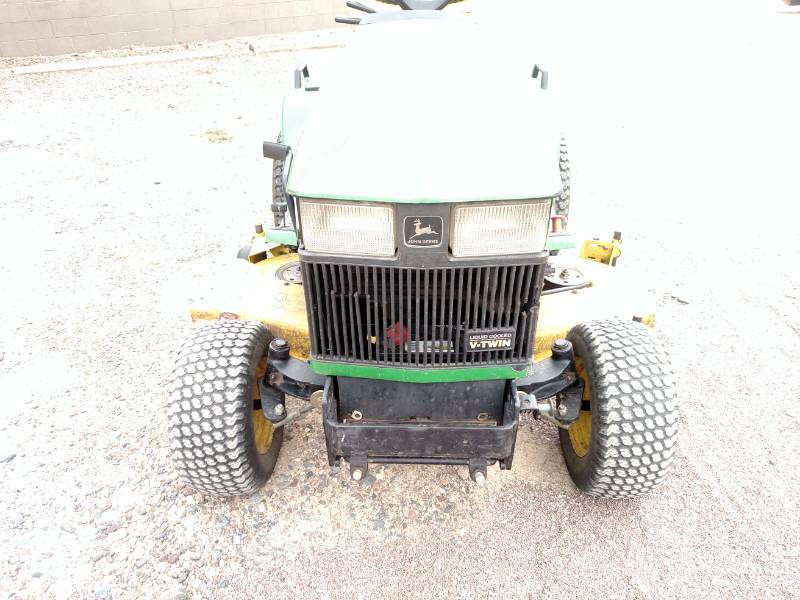 John Deere 425 Lawn Tractor, Hydrau...