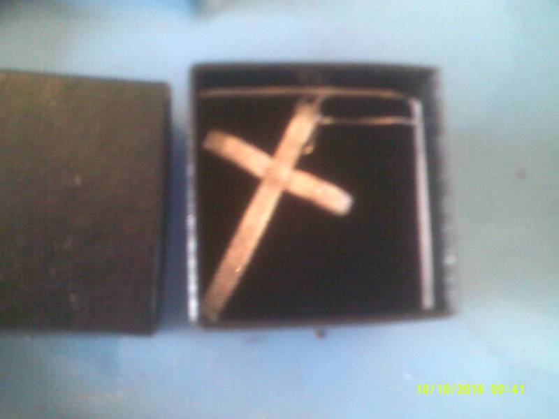 SILVER NECKLACE AND CROSS PENDANT