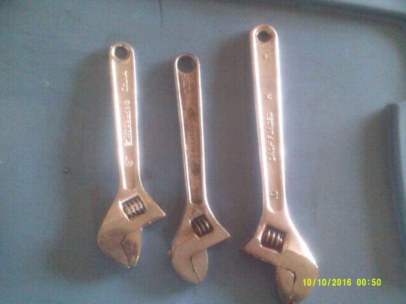 2 NUMBER 8 1 NUMBER 10 CRESENT WRENCHES