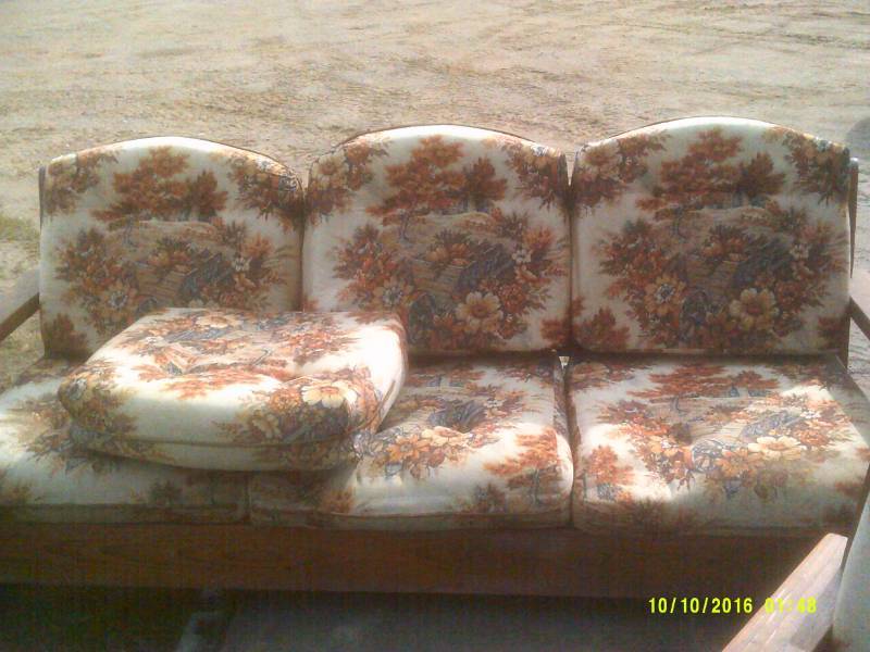 RUSTIC STYLE COUCH AND CHAIR