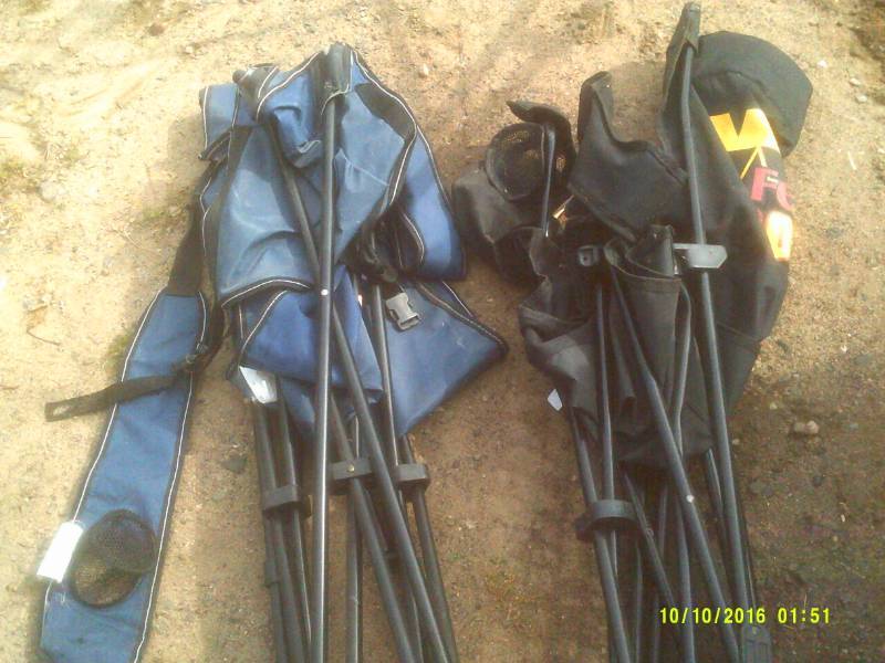 2 CAMP CHAIRA AND A THINGY