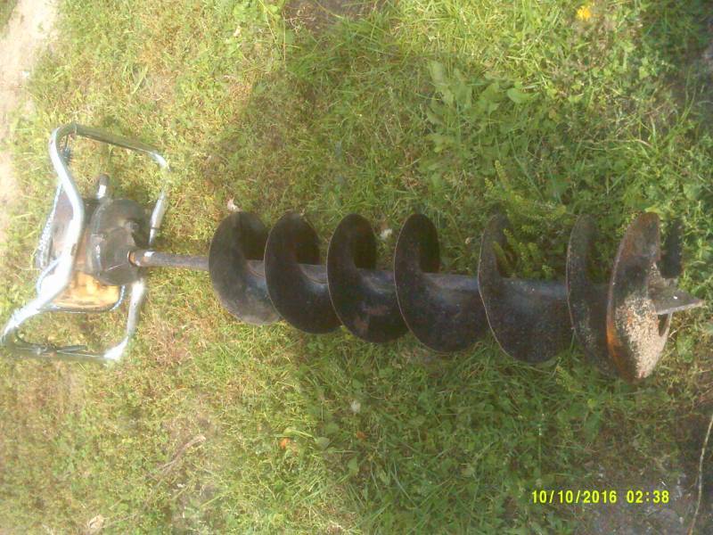 MAGNUM 33 CC ICE AUGER