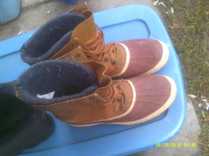 SZ 11 OZARK BOOTS AND LEATHER SORELS