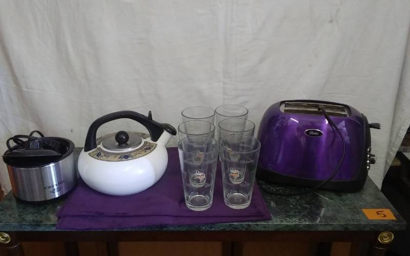 Purple Toaster, 2-Purple Placemats, 6-MN Vikings Tumblers, Tea Pot, Small Crock Pot