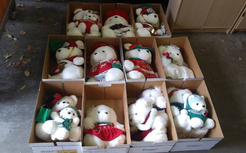 11-Genuine Santa Bears